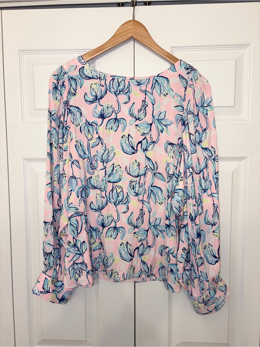Lilly Pulitzer Pink Floral Puff-Sleeve Blouse with Blue Tulip Print - Picture 3 of 3